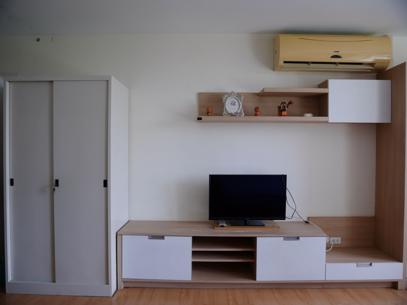 ขายคอนโด-พร้อมเฟอร์นิเจอร์และ-เครื่องใช้ไฟฟ้า-พร้อมเข้าอยู่