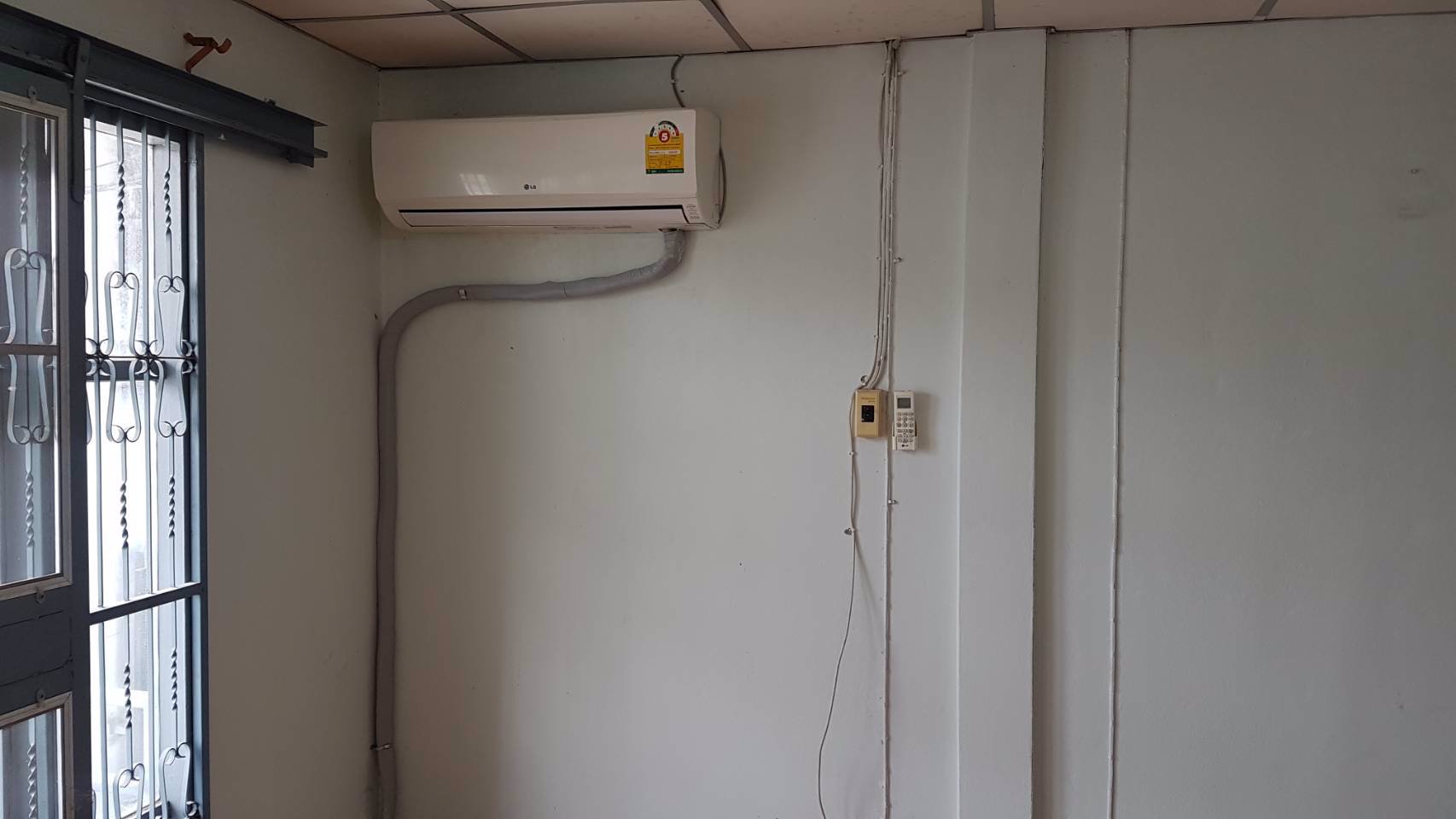 ให้เช่าทาวน์เฮ้าส์ในกาญจนบุรี-หมู่บ้านพฤกษากาญจน์2-ตรงข้ามวิทยาลัยเทคนิคกาญจนบุรี