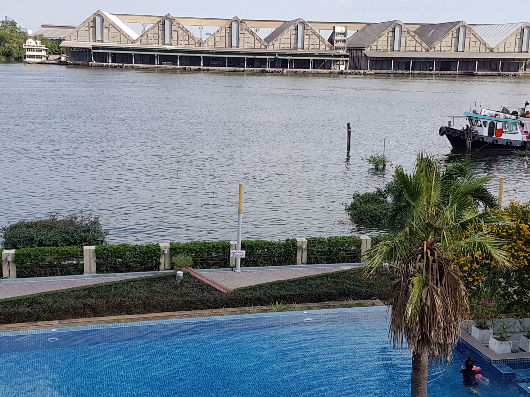 คอนโดริเวอร์วิว-โค้งน้ำเจ้าพระยาพระรามสามให้เช่า