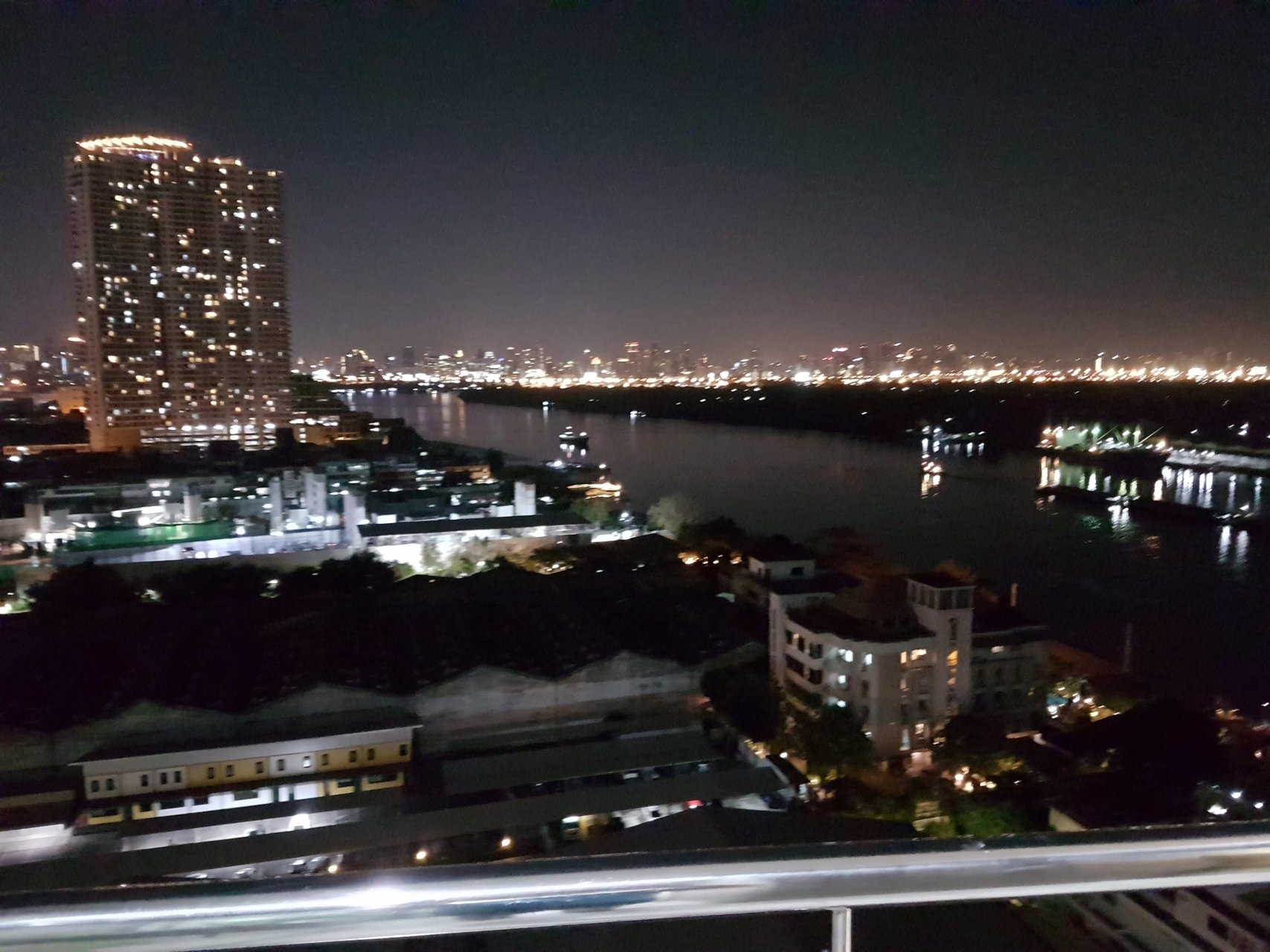 คอนโดริเวอร์วิว-โค้งน้ำเจ้าพระยาพระรามสามให้เช่า