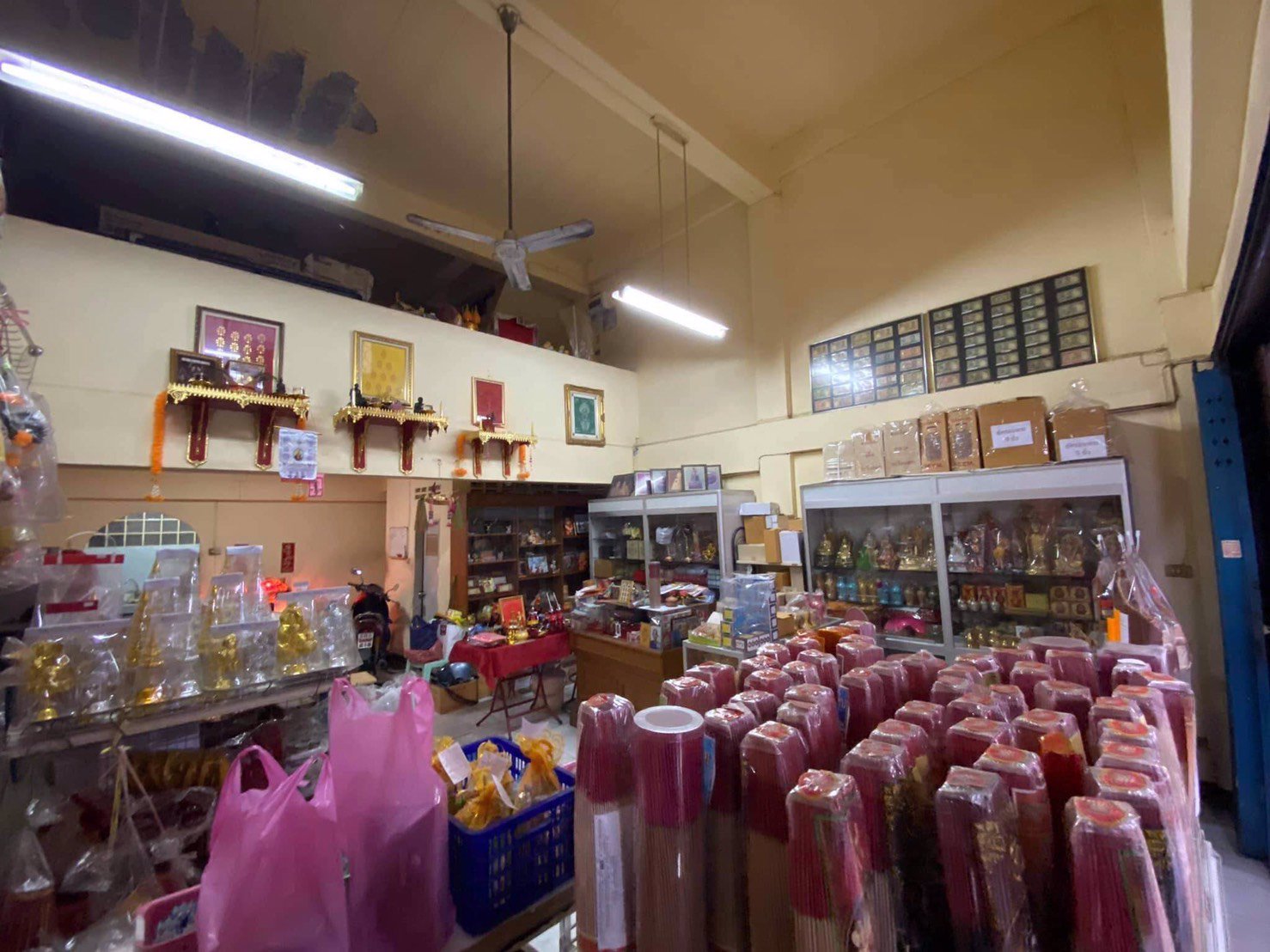 ขายอาคารพาณิชย์-3-ชั้นครึ่ง-พร้อมทำกิจการต่อ-ติดถนนหลัก-พิกัดที่ตั้ง-มวิเศษสุขนคร18-ประชาอุทิศ79-สุ