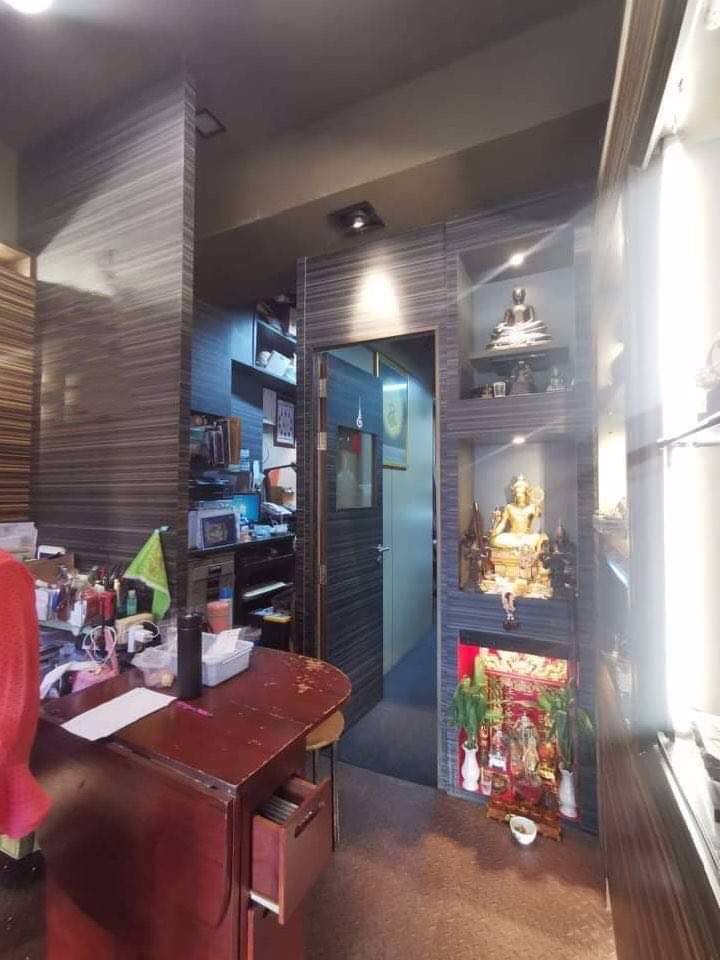 ขายตึกแถว-2-ชั้น-10-ตรวา-ย่านข้าวสาร-ใจกลางแหล่งรวมสถานบันเทิงยามค่ำคืน