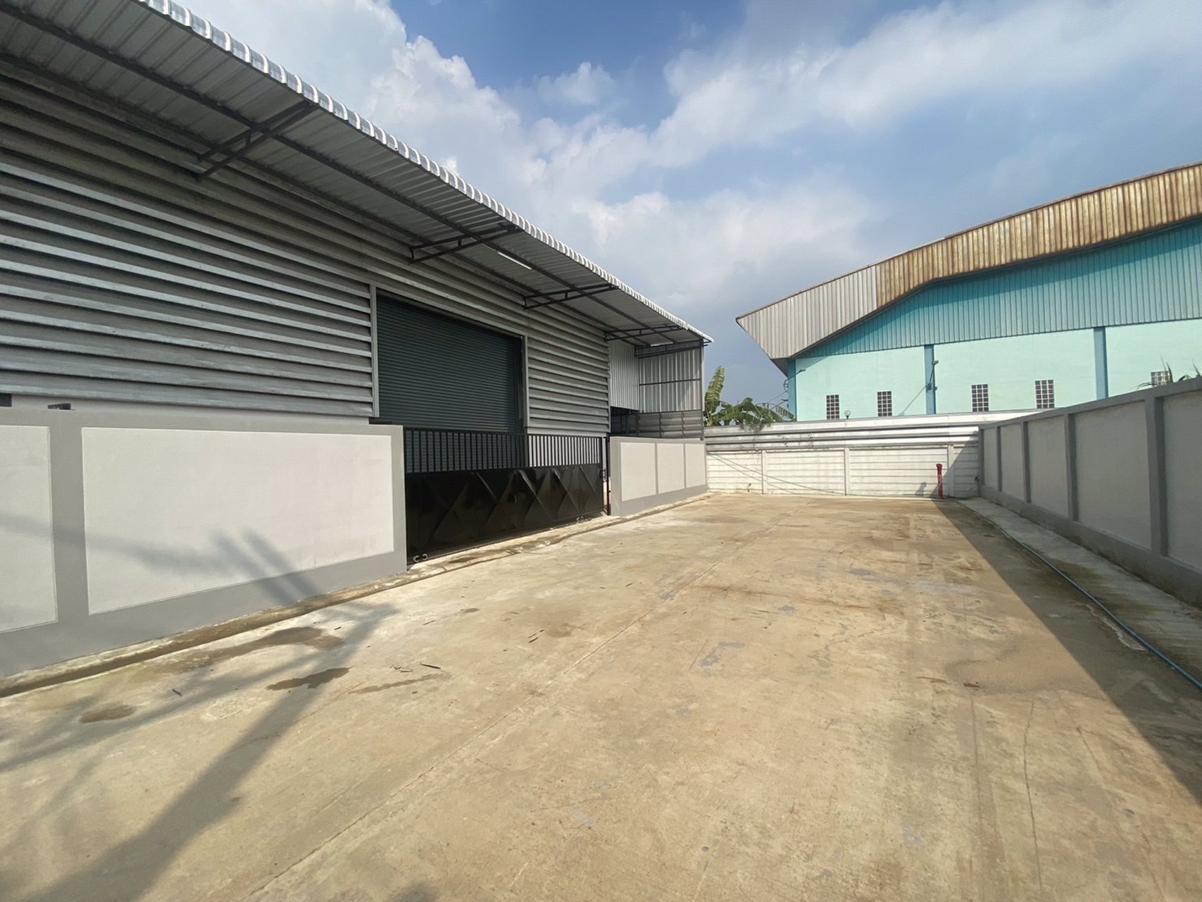 ขาย-เช่าโรงงาน-ออฟฟิศ-2ชั้น-ทำเลทองเหมาะต่อธุรกิจ-ซอยยายแผ้ว