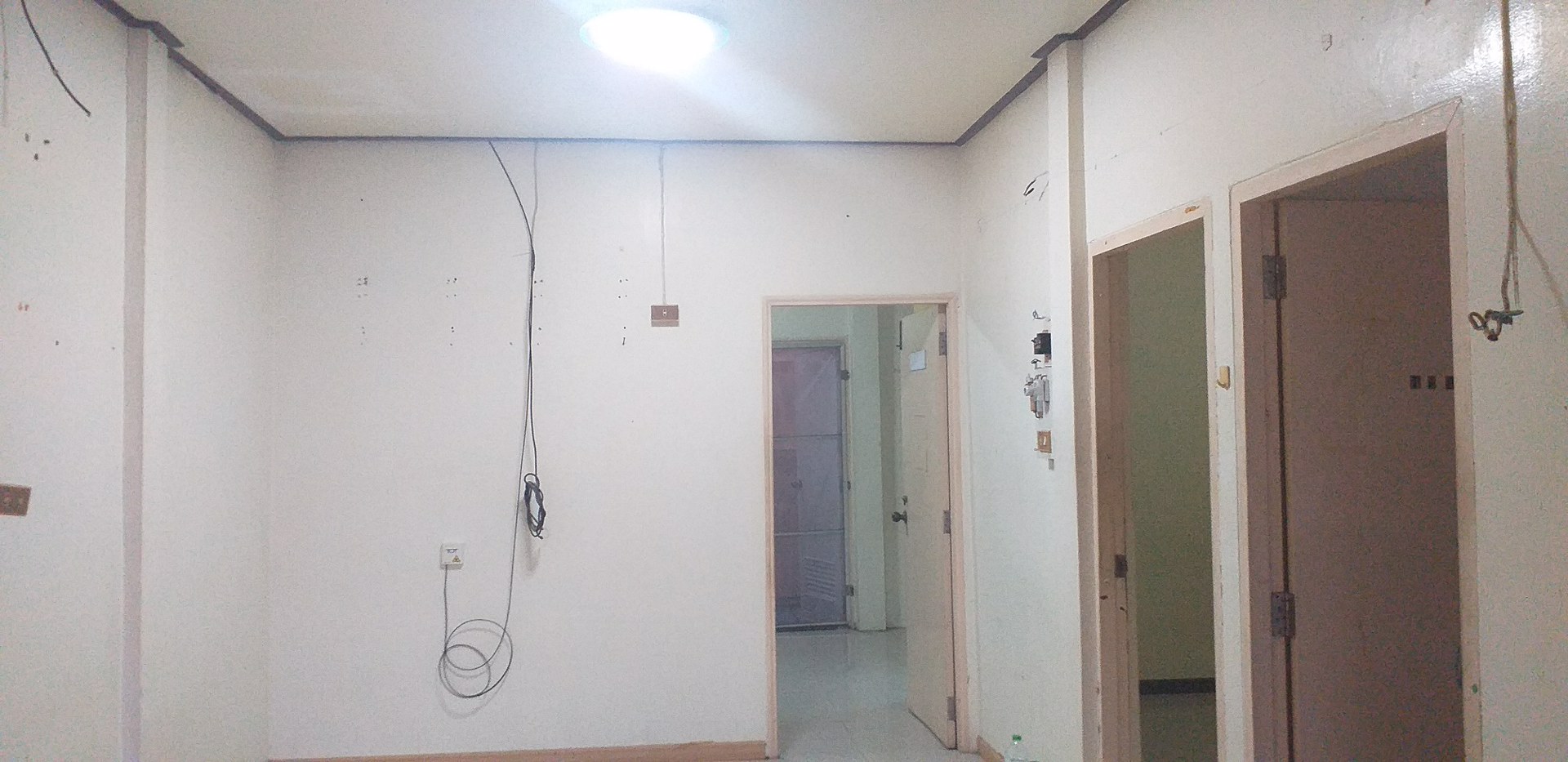 ให้เช่าบ้านทาวน์เฮ้าส์ชั้นเดียว-หมู่บ้านอรุณเริ่ม-ระยอง-3600บ-เดือน-ติดต่อ-จิ๊บ-0894598935