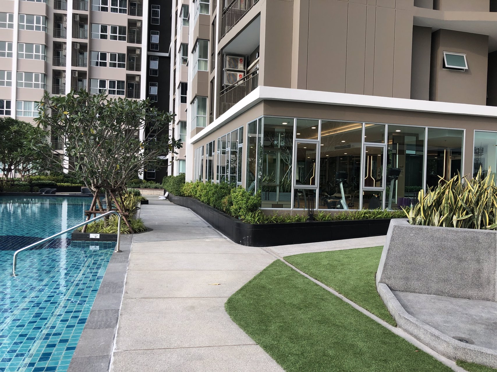 เจ้าของปล่อยเอง-ขาย-ให้เช่า-supalai-veranda-rama9-ติดถนนพระราม9-ชั้น30-30-ตรม-วิวสระสวย