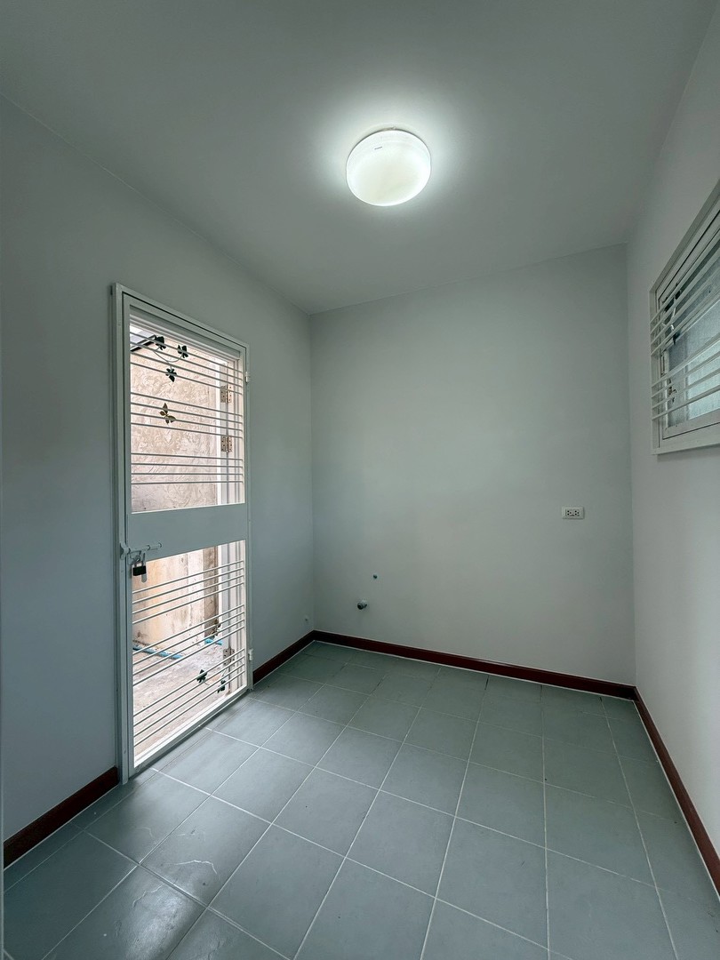 หมู่บ้านเดอะทรัสต์-the-trust-srinakarin-praksa-พร้อมอยู-3190000-บาท