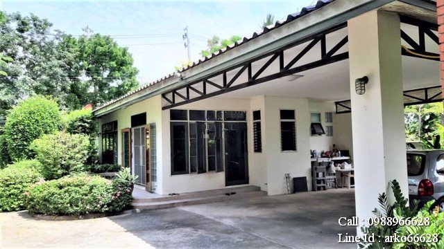 ขายบ้านเดี่ยว-2หลัง-ถนนสนามบินน้ำ-ตรงข้ามกองสลาก-เรือนหลังใหญ่และเรือนหลังเล็ก-สภาพดี