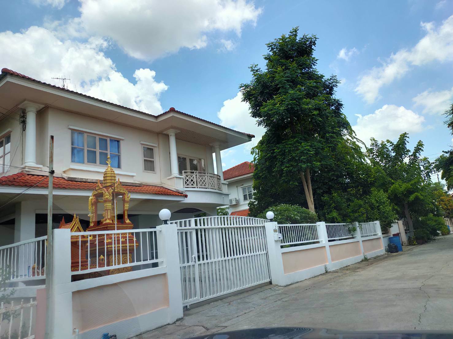 บ้านเช่าซอยวัดพระเงิน-หลังใหญ่-ราคาไม่แพง