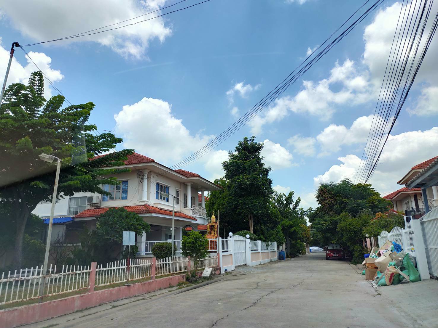 บ้านเช่าซอยวัดพระเงิน-หลังใหญ่-ราคาไม่แพง