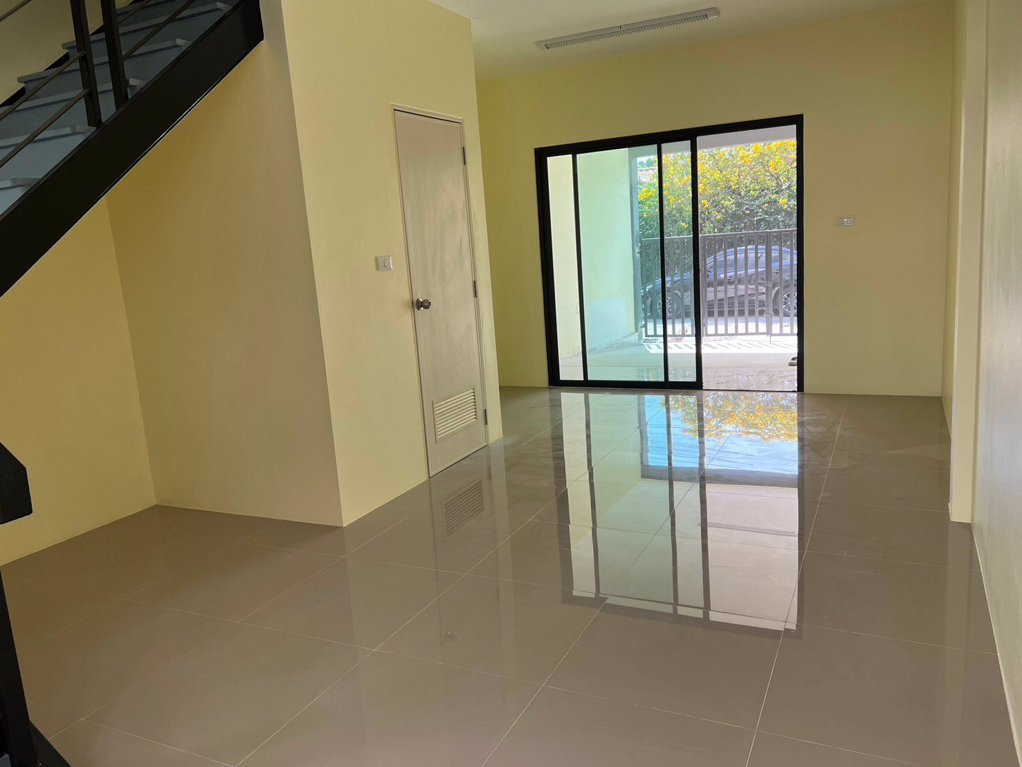 ขาย-ทาวเฮ้าส์-2-ชั้น-สร้างใหม่-ซอยสายไหม-34-ตบแต่งพร้อมเข้าอยู่