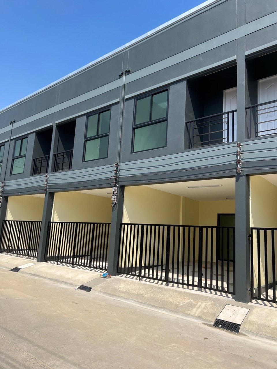 ขาย-ทาวเฮ้าส์-2-ชั้น-สร้างใหม่-ซอยสายไหม-34-ตบแต่งพร้อมเข้าอยู่