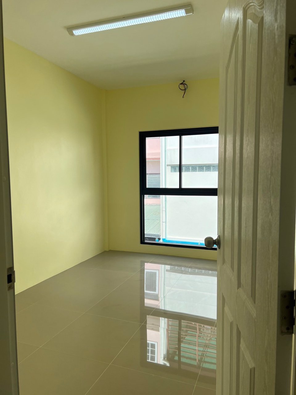 ขาย-ทาวเฮ้าส์-2-ชั้น-สร้างใหม่-ซอยสายไหม-34-ตบแต่งพร้อมเข้าอยู่