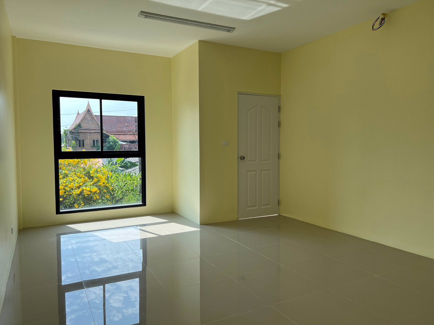 ขาย-ทาวเฮ้าส์-2-ชั้น-สร้างใหม่-ซอยสายไหม-34-ตบแต่งพร้อมเข้าอยู่