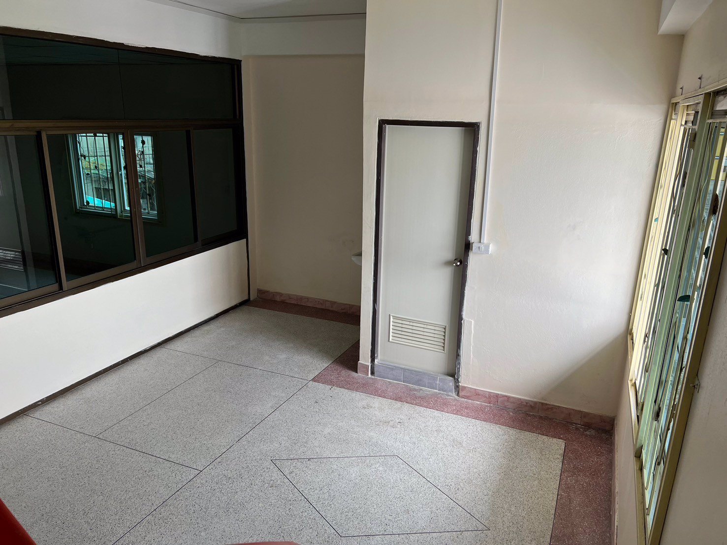 ขาย-อาคารพาณิชย์-5-ชั้น-ติดถนนสายไหม-ทำเลทอง-ค้าขายดี-มีที่จอดรถ