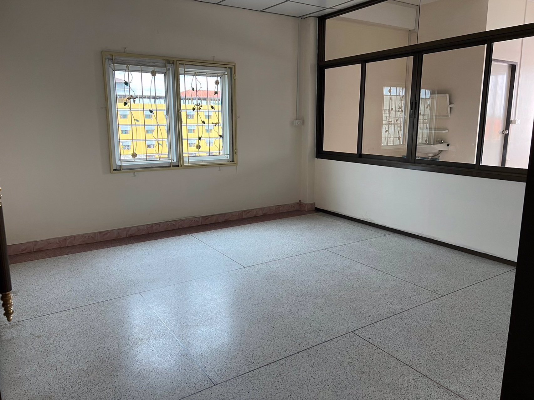 ขาย-อาคารพาณิชย์-5-ชั้น-ติดถนนสายไหม-ทำเลทอง-ค้าขายดี-มีที่จอดรถ