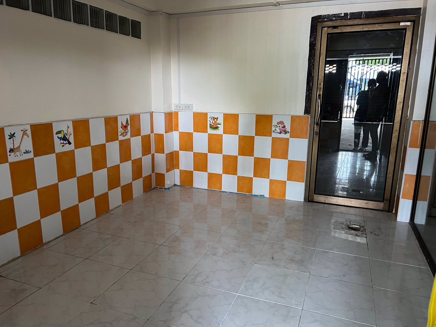 ขาย-อาคารพาณิชย์-5-ชั้น-ติดถนนสายไหม-ทำเลทอง-ค้าขายดี-มีที่จอดรถ