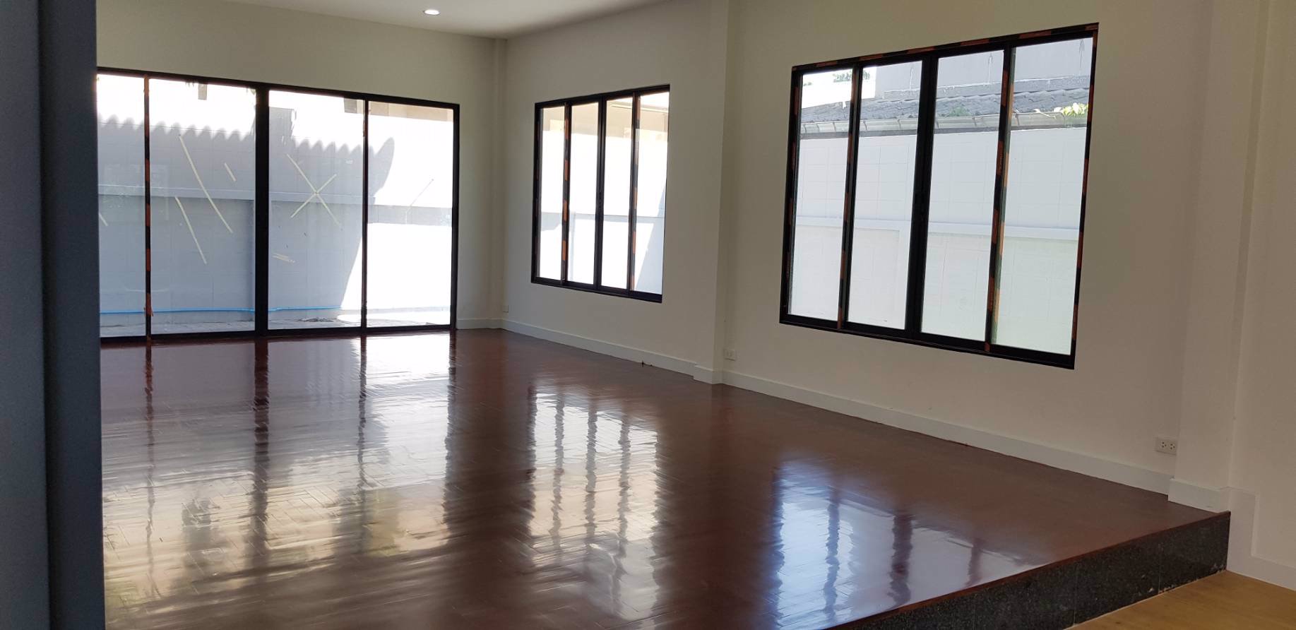 ขายบ้านเดี่ยว-เนื้อที่-99-ตารางวา-2-ชั้น-3-ห้องนอน-3-ห้องน้ำ-1-ครัว-ซอยจันทิมา-หมู่บ้านทิพย์นคร-รัชด