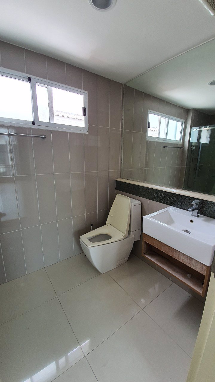 เจ้าของบ้านขายด่วน-ทาวน์โฮม-3-ชั้น-โชคชัย-4-มบบ้านกลางเมือง-โชคชัย-4-ซอย-50-ลาดพร้าว