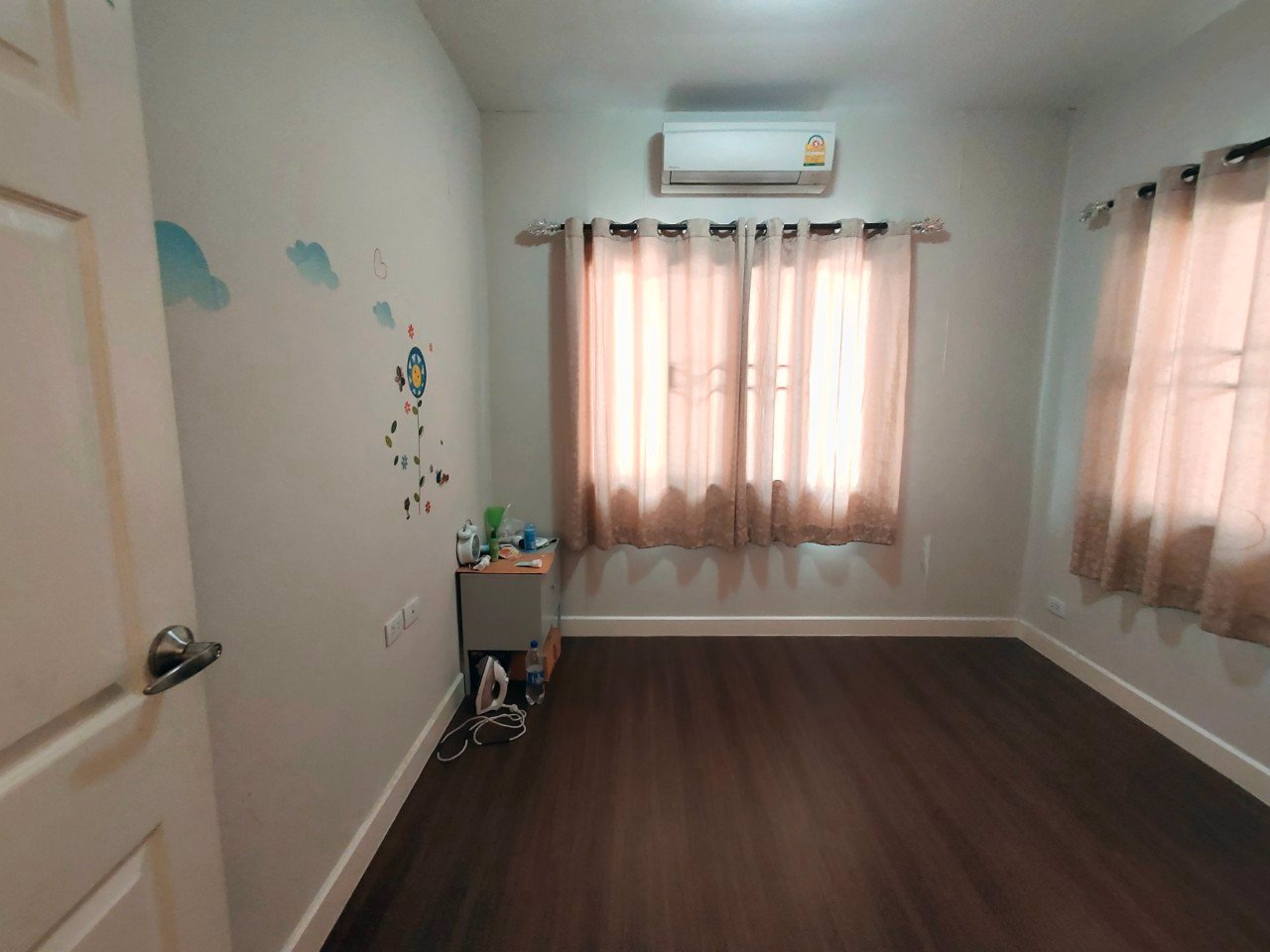 บ้านแฝดที่ดินใหญ่