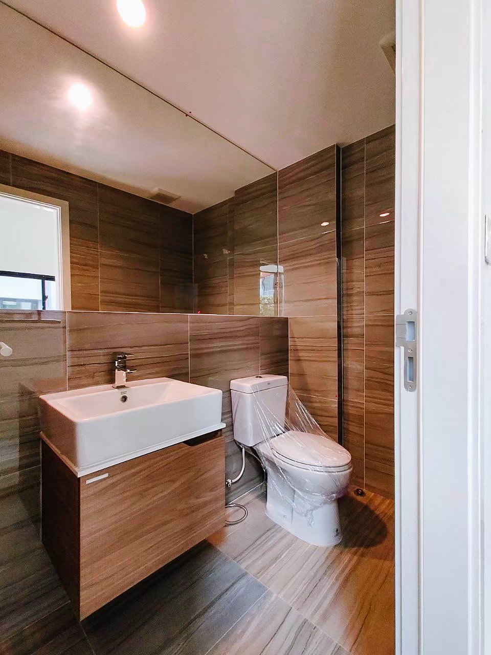 เนอวานา-ดีฟายน์-ศรีนครินทร์-พระราม9