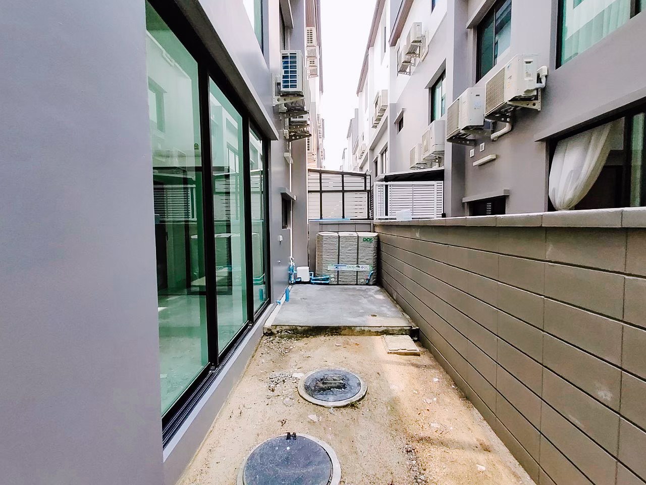 เนอวานา-ดีฟายน์-ศรีนครินทร์-พระราม9