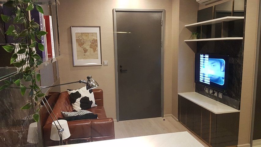 ขาย-rhythm-รางน้ำ-ชั้น-24-วิวสวนสันติภาพ-ขนาด-35-ตรม1-นอน-ใกล้bts-อนุสาวรีย์ชัย