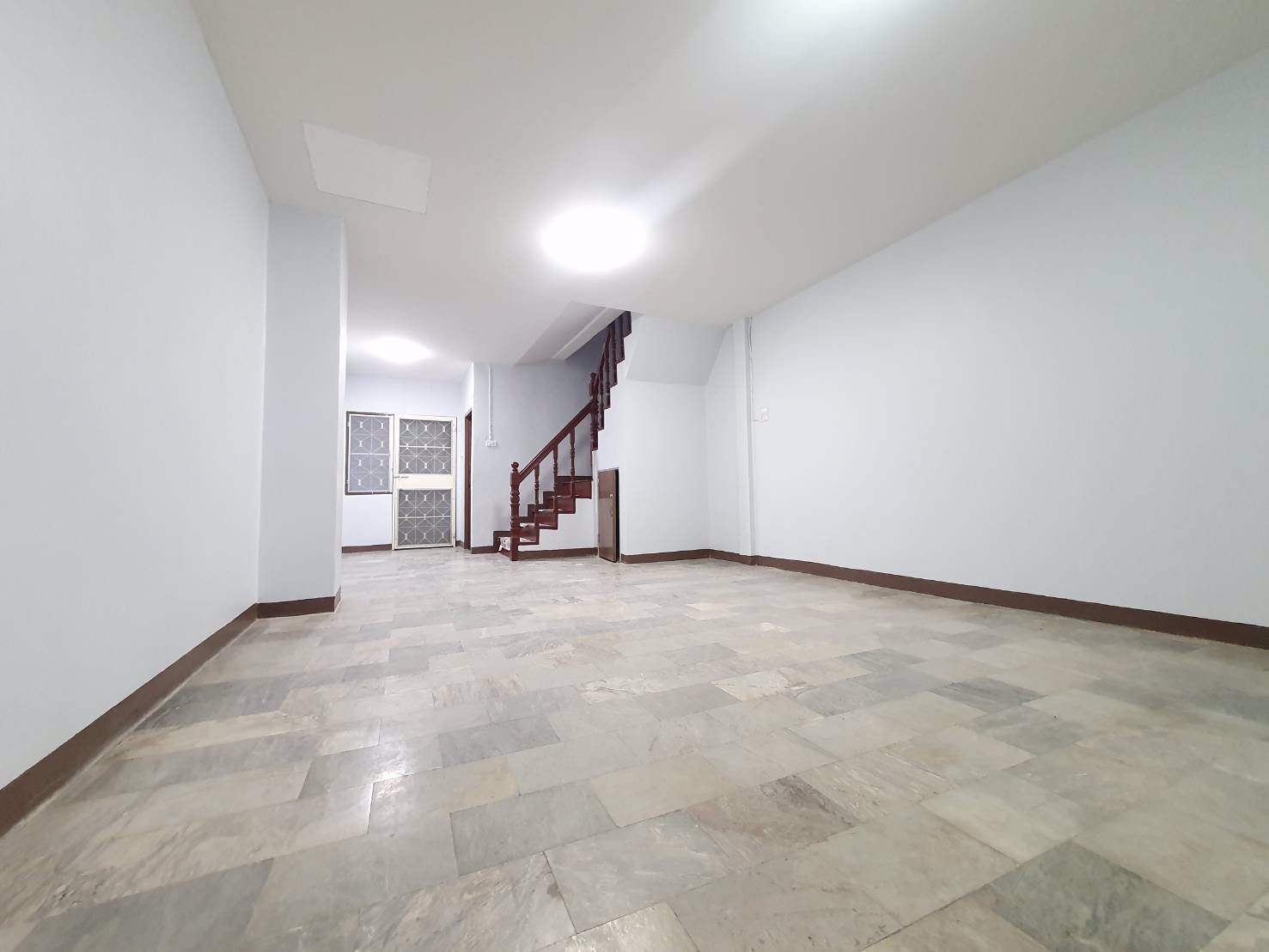 ขายทาวน์เฮ้าส์-2-ชั้น-เคซี-3-หทัยราษฎร์-39-รามอินทรา-คู้บอน