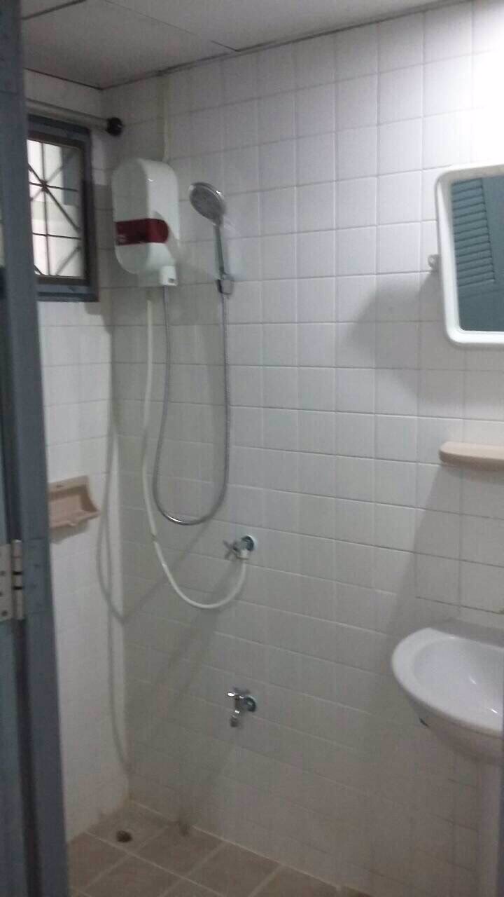 ให้เช่าทาวน์เฮ้าส์หมู่บ้านสินธร-บางกะปิ-แฮปปี้แลนด์