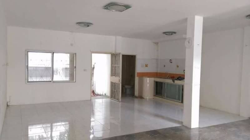 ให้เช่าบ้านทาวน์โฮม-3-ชั้น-ประดิษฐ์มณูธรรมซอย3