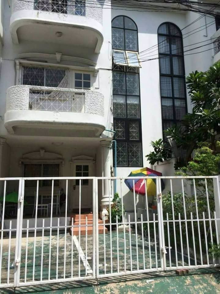 ให้เช่าบ้านทาวน์โฮม-3-ชั้น-ประดิษฐ์มณูธรรมซอย3