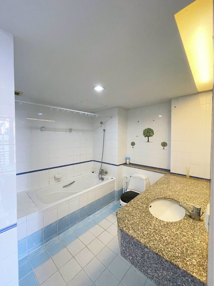 ให้เช่า-asoke-place-condo-ใกล้bts-mrt-เพียง-400m