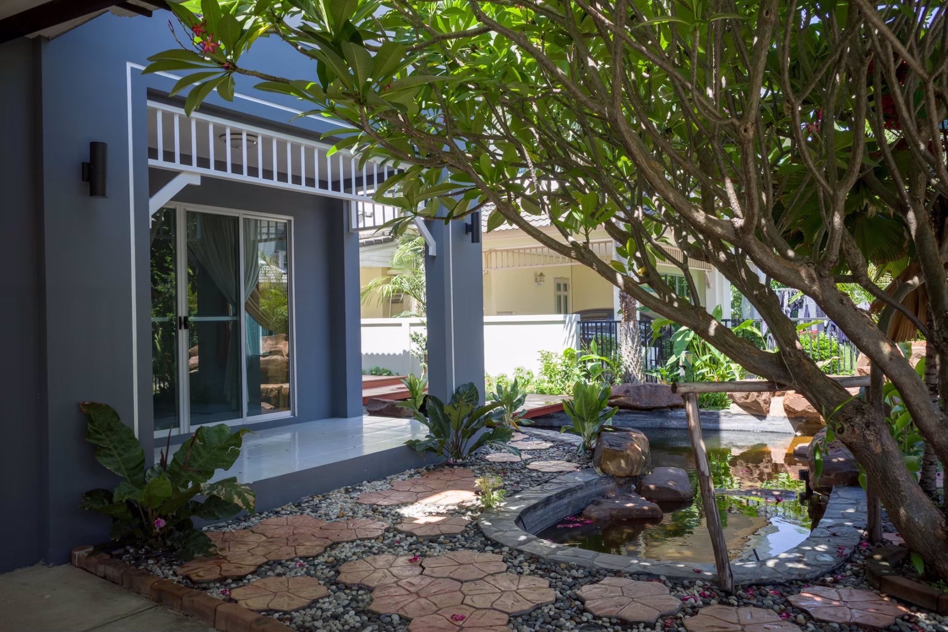 ขายบ้านเดี่ยว-3-ห้องนอน-3-ห้องน้ำ-1-ห้องรับรอง-พร้อมบ่อปลาคราฟ-เฟอร์บางส่วน