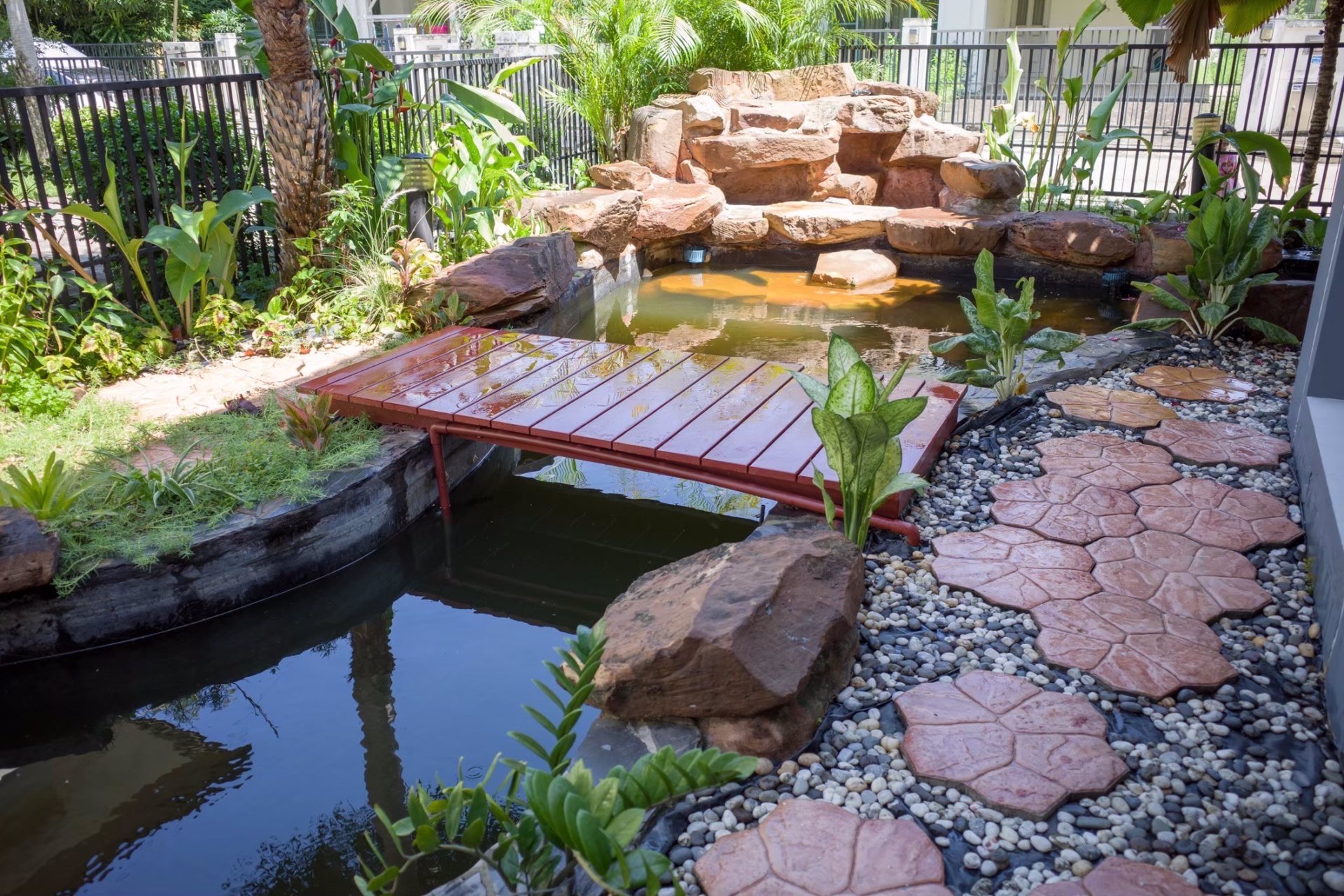 ขายบ้านเดี่ยว-3-ห้องนอน-3-ห้องน้ำ-1-ห้องรับรอง-พร้อมบ่อปลาคราฟ-เฟอร์บางส่วน