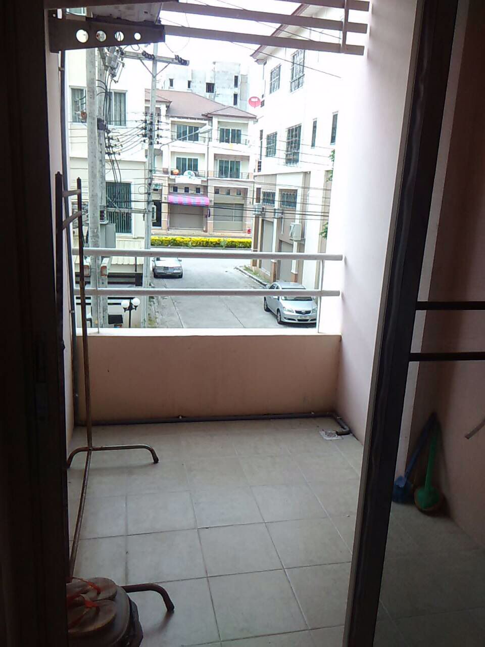 ให้เช่าคอนโด-หลังเซ็นทรัลชลบุรี-the-rise-condoa1