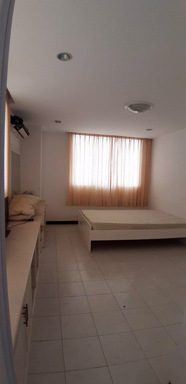 ขายคอนโด-royal-castle-อยู่ในซอยพัฒนาการ-30-ห่างจากถนนพัฒนาการ-15-กม