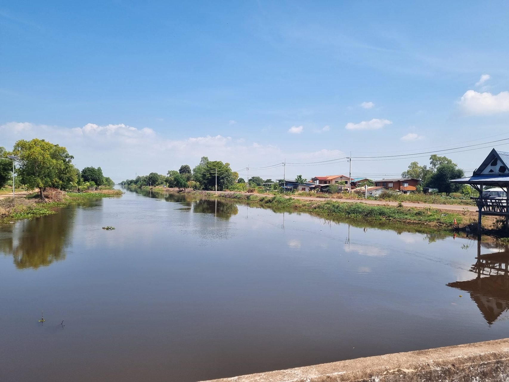 ขายที่สวย-ติดแม่น้ำคลอง-บรรยากาศหลักล้าน