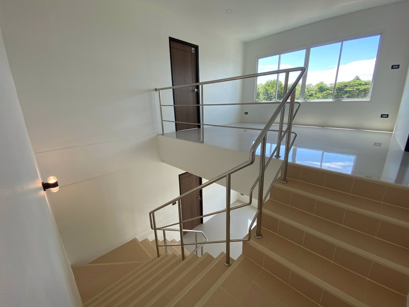 ประกาศขาย-อาคารที่พักอาศัย-3-ชั้น-มีสระว่ายน้ำ-เชิงทะเล-ภูเก็ต-ราคา-72-ล้าน