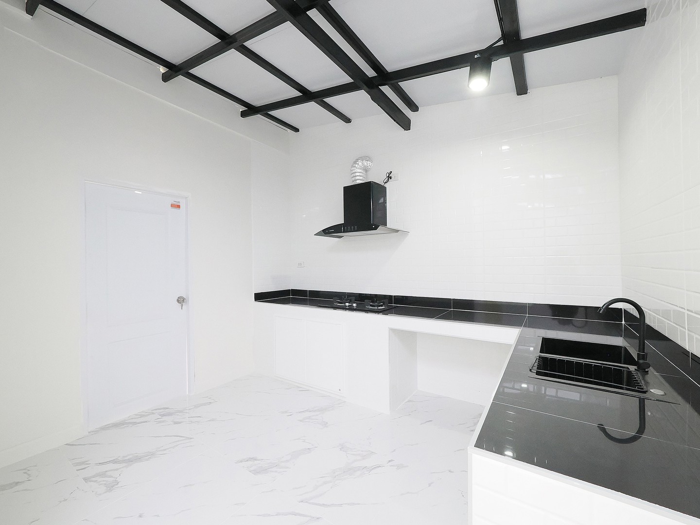 ขายบ้านเดี่ยว-2ชั้น-522-ตรว-มอิงลดา-ลำลูกกาคลอง-4-4นอน-2น้ำ-หลังใหญ่-ถนนเมน-บ้านสวย-รีโนเวทใหม่