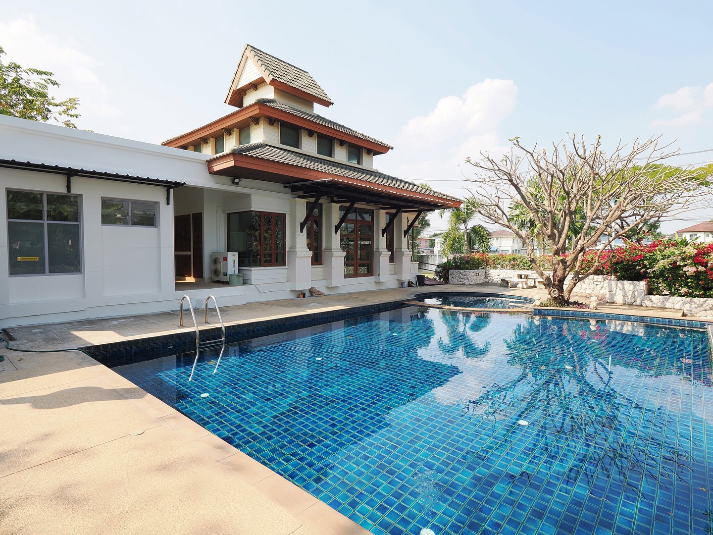 ขายบ้านเดี่ยว-2ชั้น-522-ตรว-มอิงลดา-ลำลูกกาคลอง-4-4นอน-2น้ำ-หลังใหญ่-ถนนเมน-บ้านสวย-รีโนเวทใหม่