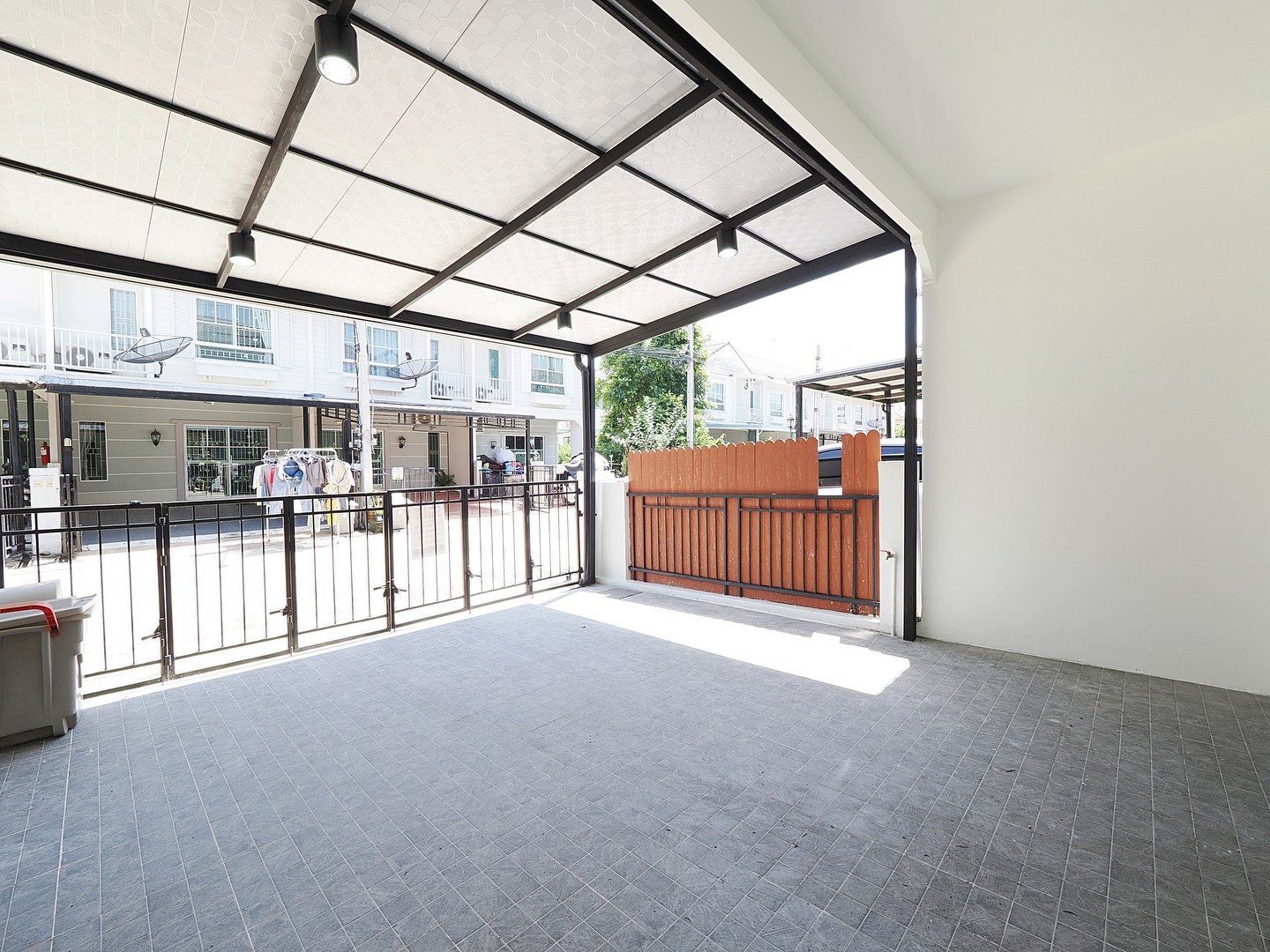 🔥-ขายทาวน์เฮ้าส์-2-ชั้น-รีโนเวทใหม่-พร้อมอยู่-มโมดิวิลล่า-รังสิตคลอง-7-ต้นโครงการ-