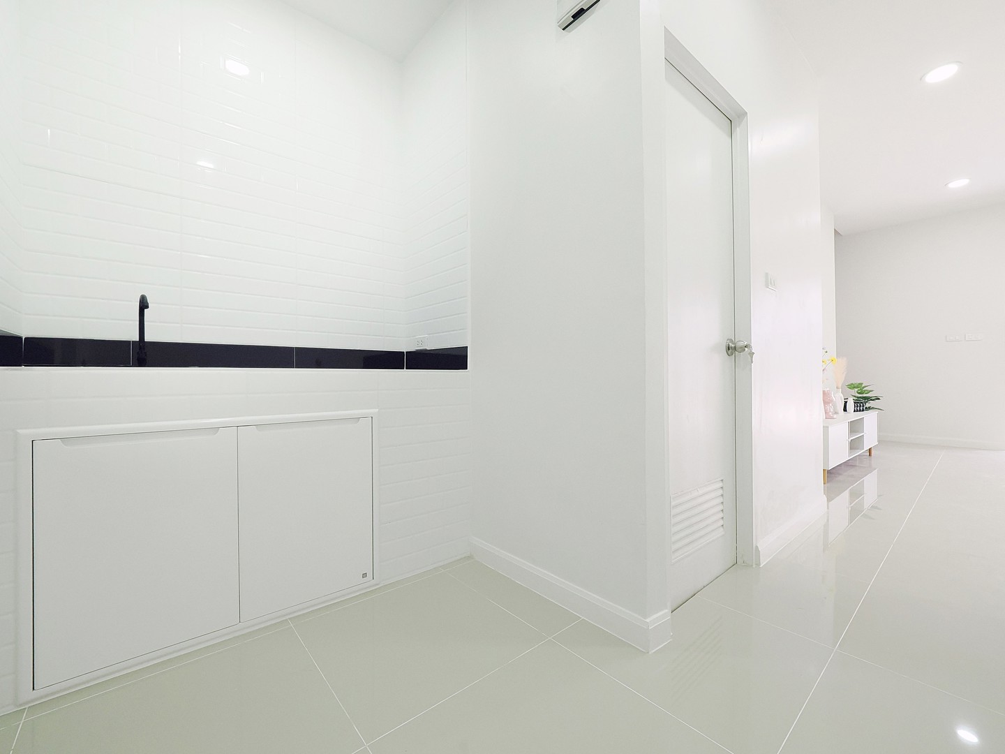 🔥-ขายทาวน์เฮ้าส์-2-ชั้น-รีโนเวทใหม่-พร้อมอยู่-มโมดิวิลล่า-รังสิตคลอง-7-ต้นโครงการ-