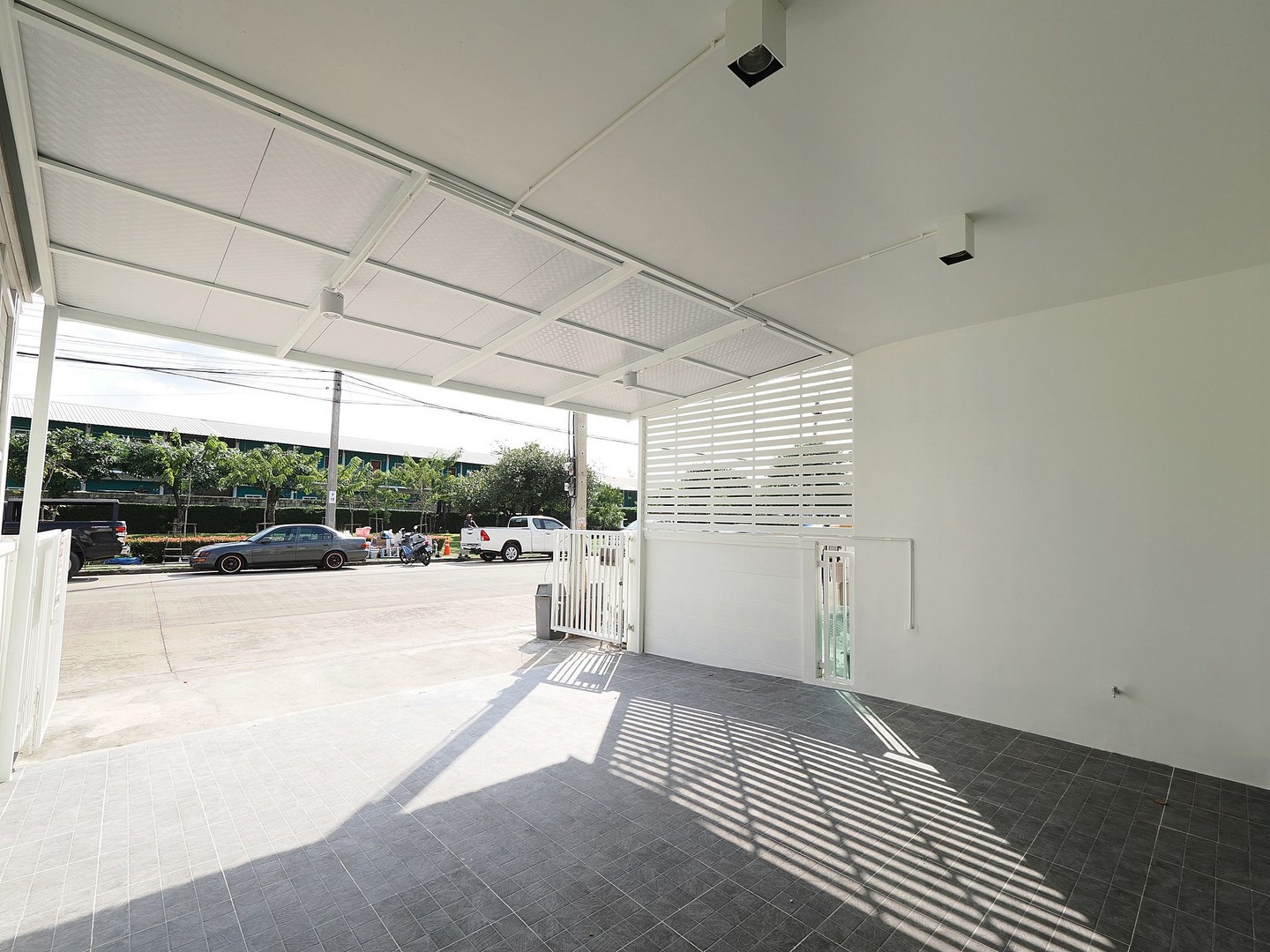 🔥-ขายทาวน์เฮ้าส์-2-ชั้น-รีโนเวทใหม่-พร้อมอยู่-มพลีโน่-รัตนาธิเบศร์ชัยพฤกษ์-ต้นโครงการ-ถนนเมน-