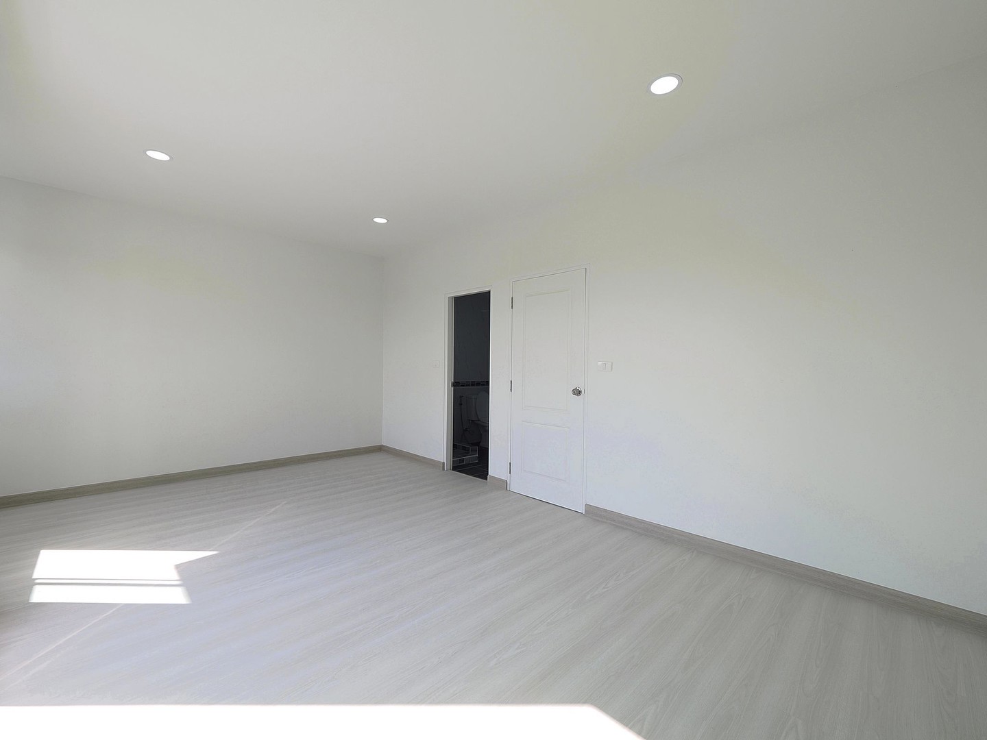 🔥-ขายทาวน์เฮ้าส์-2-ชั้น-รีโนเวทใหม่-พร้อมอยู่-มพลีโน่-รัตนาธิเบศร์ชัยพฤกษ์-ต้นโครงการ-ถนนเมน-