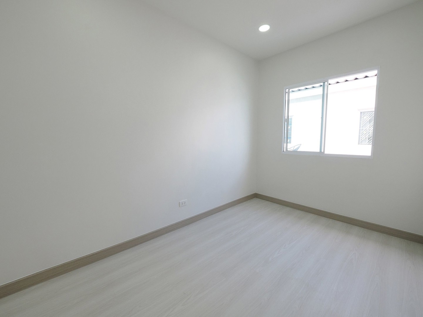 🔥-ขายทาวน์เฮ้าส์-2-ชั้น-รีโนเวทใหม่-พร้อมอยู่-มพลีโน่-รัตนาธิเบศร์ชัยพฤกษ์-ต้นโครงการ-ถนนเมน-