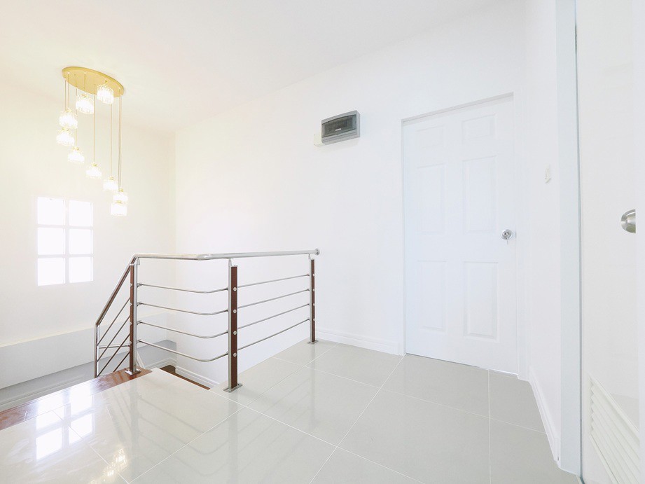 🔥-clearance-sale-บ้านเดี่ยว-รีโนเวทใหม่-ต่ำกว่าทุน-มกรีนเนอรี่-บาย-นิราวิลล์-เอกชัยพระราม-2