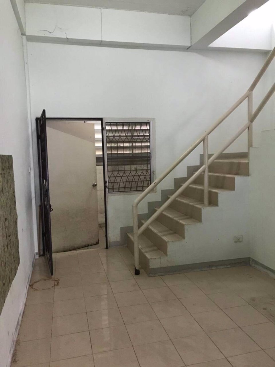 ทาวเฮ้า-2-ชั้น-ใกล้ตลาดโนนทัน-2-หน้าหมู่บ้านพิมานธานี6