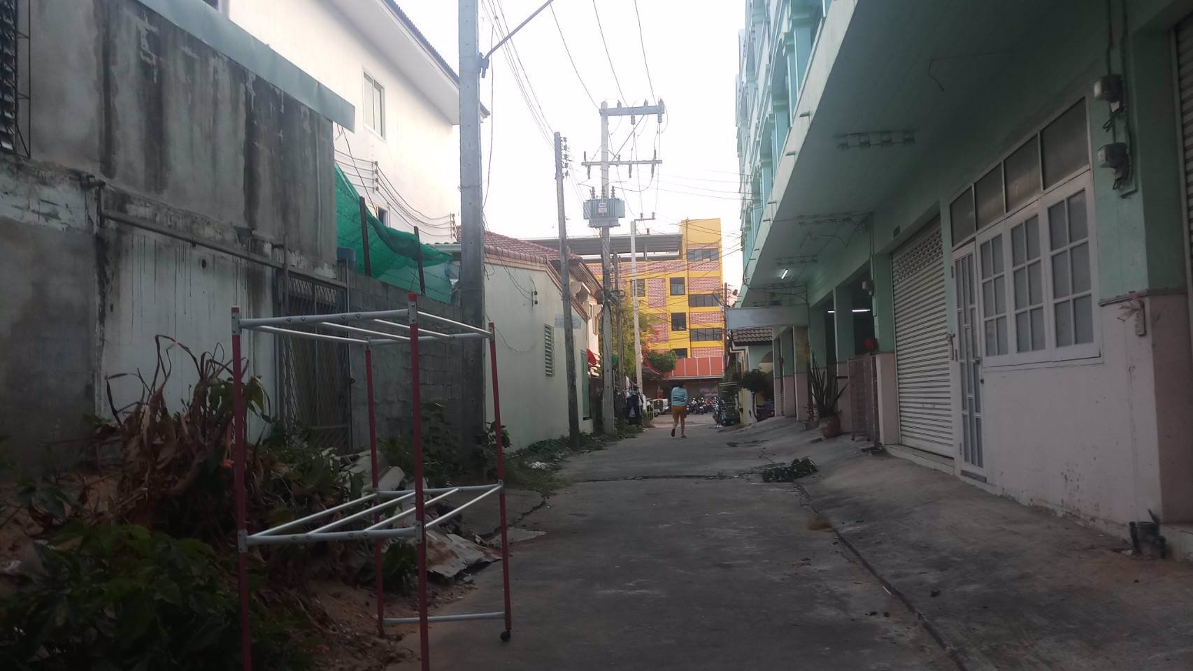 ขายตึกสามชั้น-3คูหา-ใกล้ตลาดอจิระ