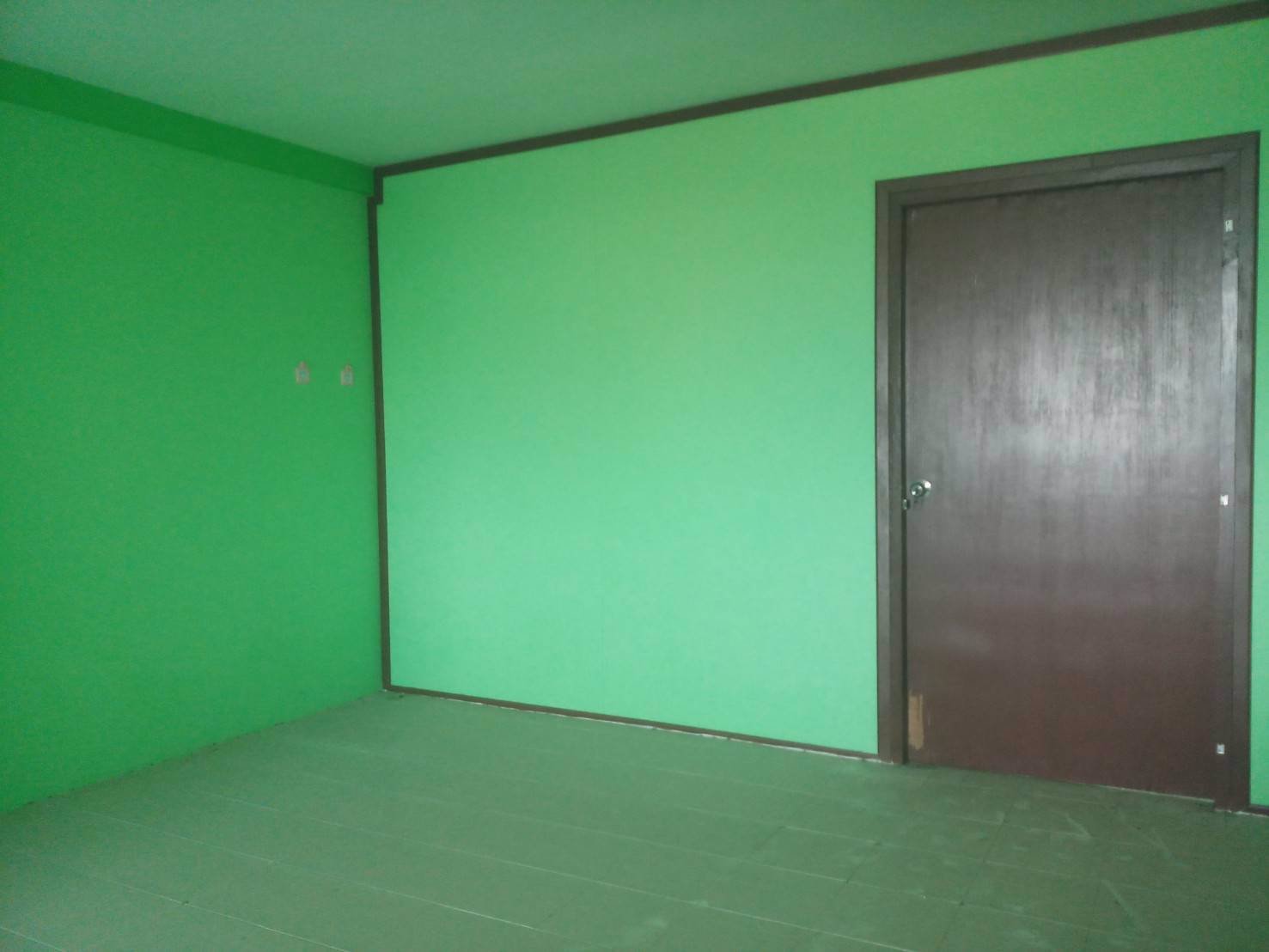 อาคารพานิช-3-ชั้น-ตรงข้ามค่ายศรีพัชรินทร์