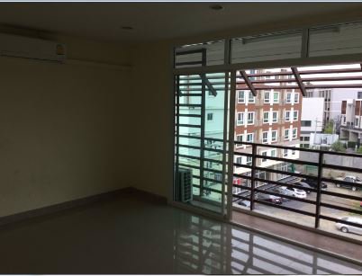 ขาย-ให้เช่าอาคารพาณิชย์-4-ชั้น-มีชั้นลอย-อยู่โครงการบ้านบดินทร์-เอ็กซ์คลูซีฟ-ลาดพร้าว