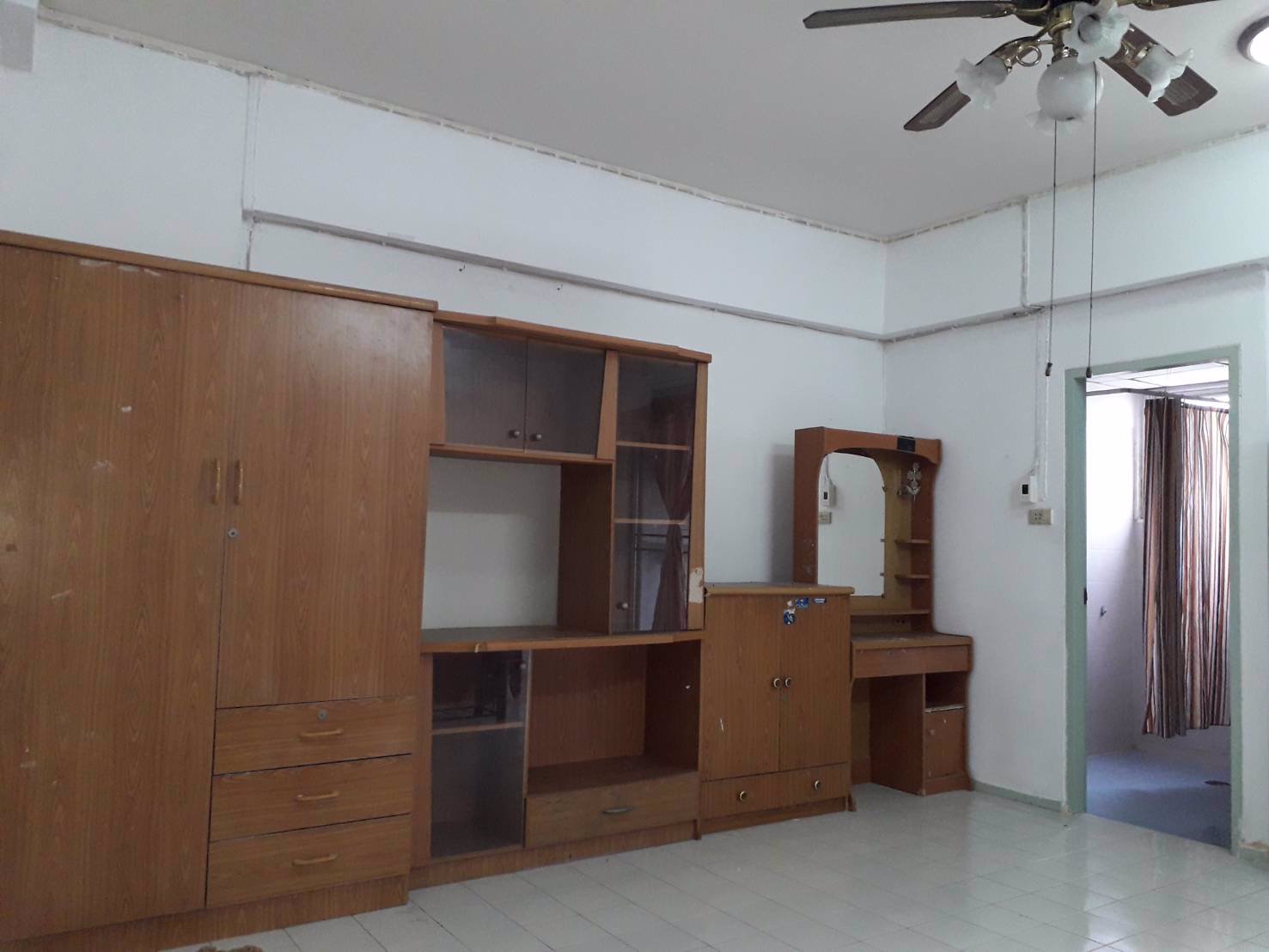 ให้เช่าคอนโดติดถรามคำแหง157ห่างถใหญ่100กว่าเมตรค่าเช่า3200บ-ดโทร08467129570851593901